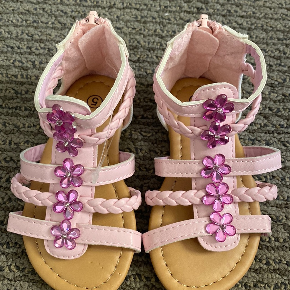 New without tags! Pink Sandals Size:5